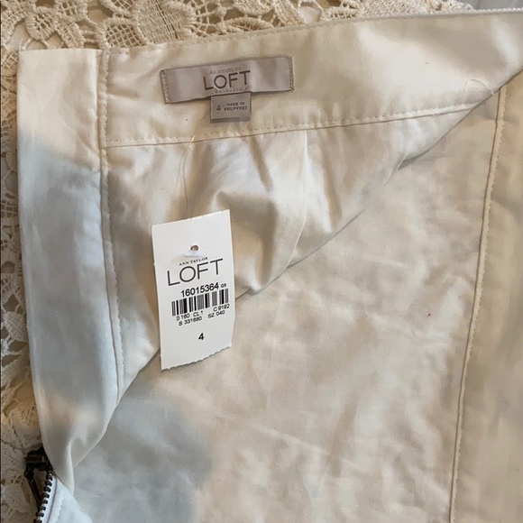 Ann Taylor Loft NWT High Waisted Eyelet Mini SZ 4 - Picture 3 of 3